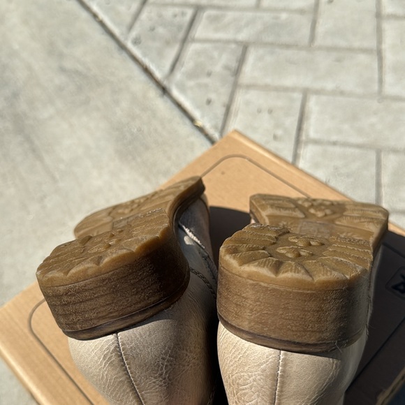 NIB Cream Boots Sz 7 Dirty Laundry - Picture 5 of 5